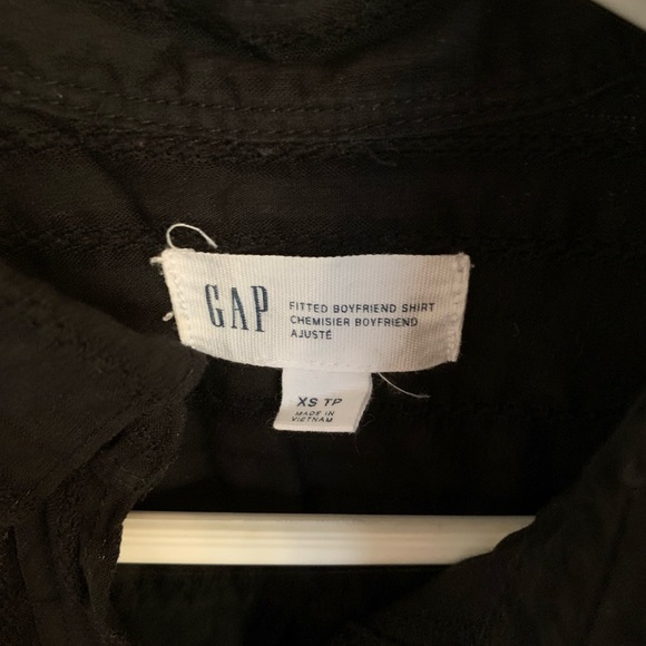 GAP black button down - Picture 3 of 4